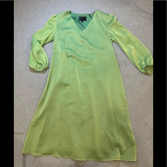 Leaf green chiffon dress from Paris - Picture 1 of 13